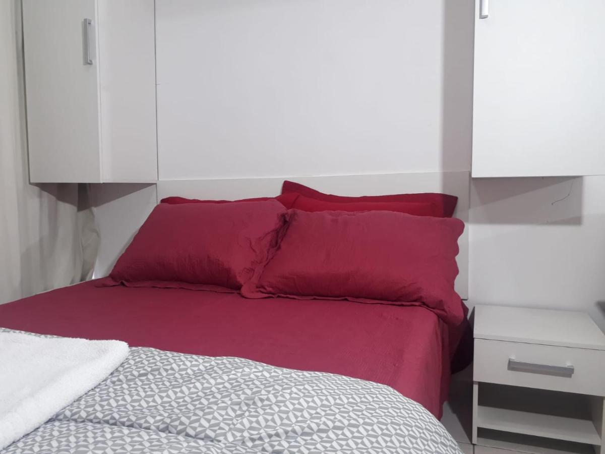 Studio Central Proximo A Faculdade E Rodoviaria Curitiba Luaran gambar